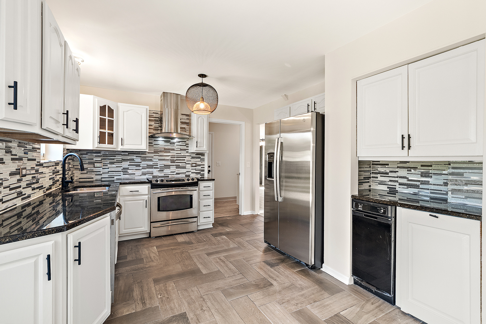 9733 S Cambridge Court, Palos Hills, IL 60465