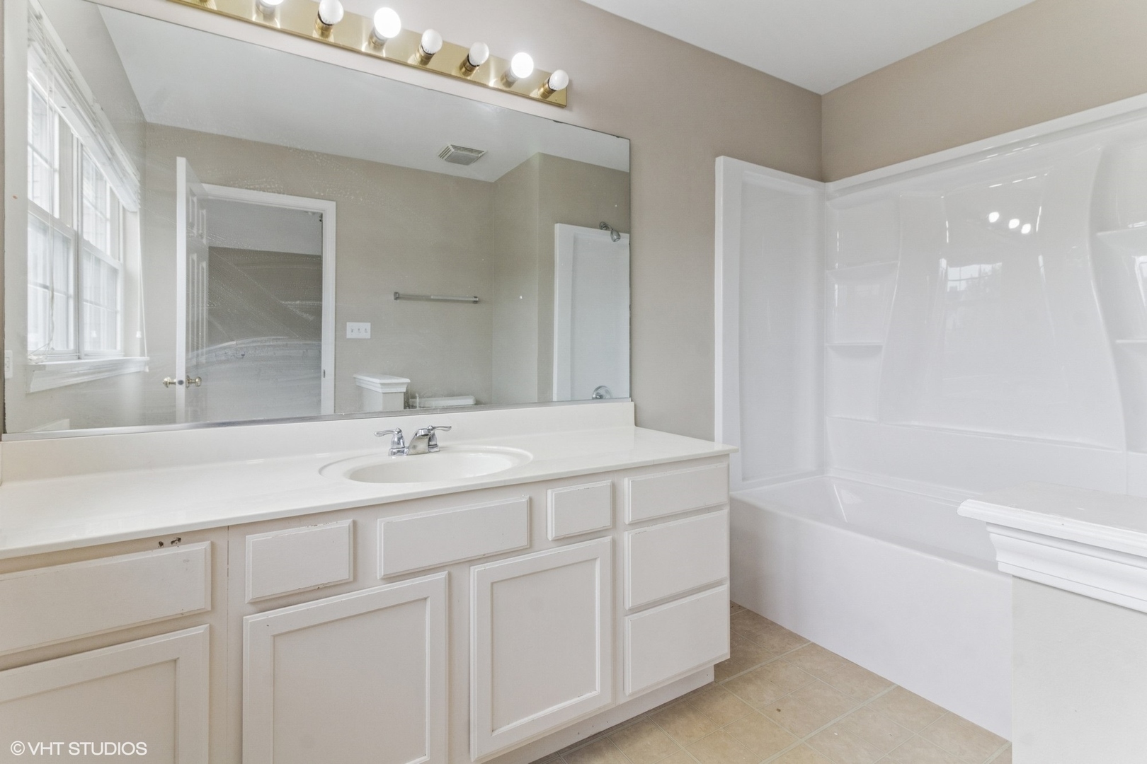 1110 Natalie Drive, West Chicago, IL 60185