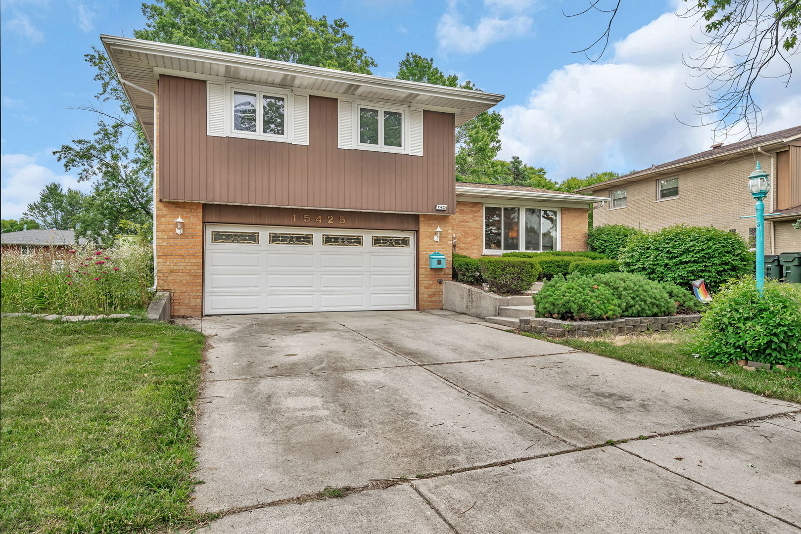 15425 Pine Drive, Oak Forest, IL 60452