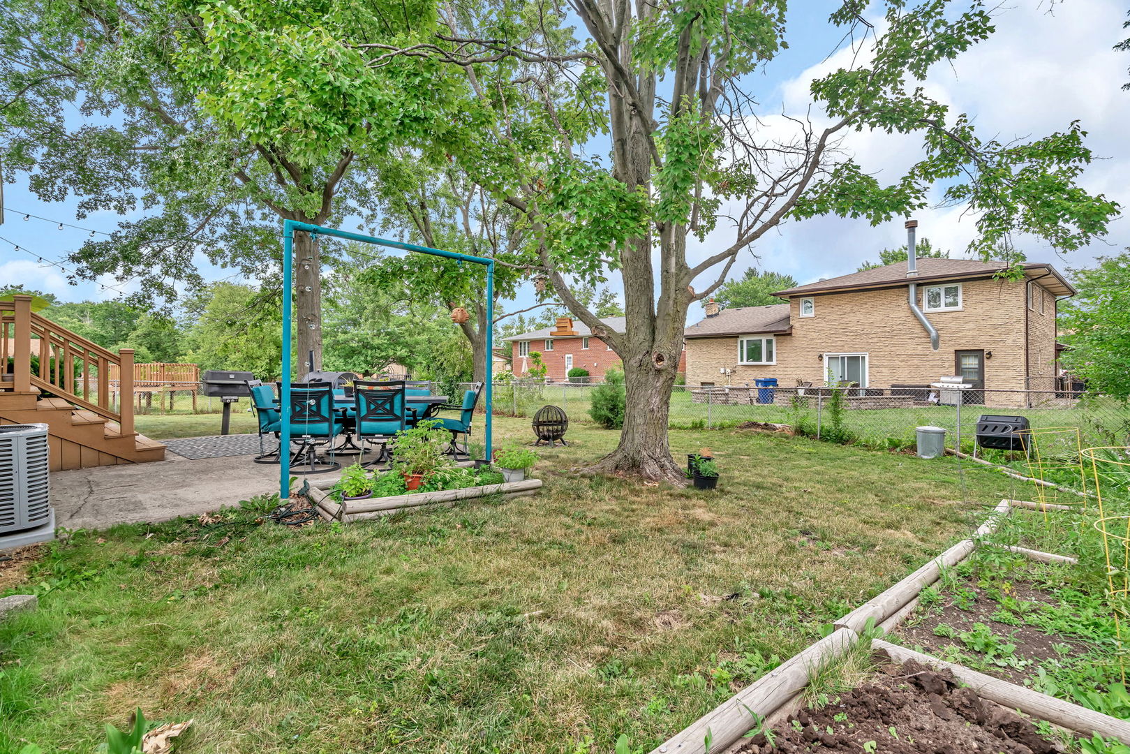 15425 Pine Drive, Oak Forest, IL 60452