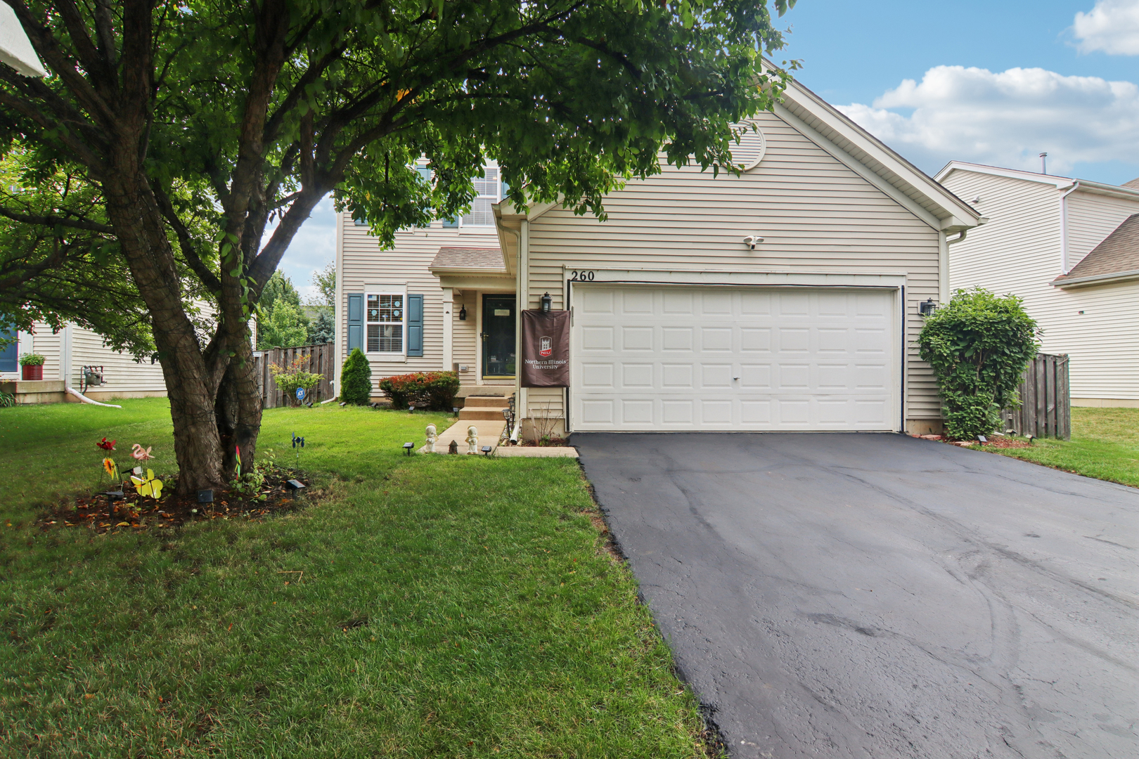 260 Breckenridge Drive, Gilberts, IL 60136