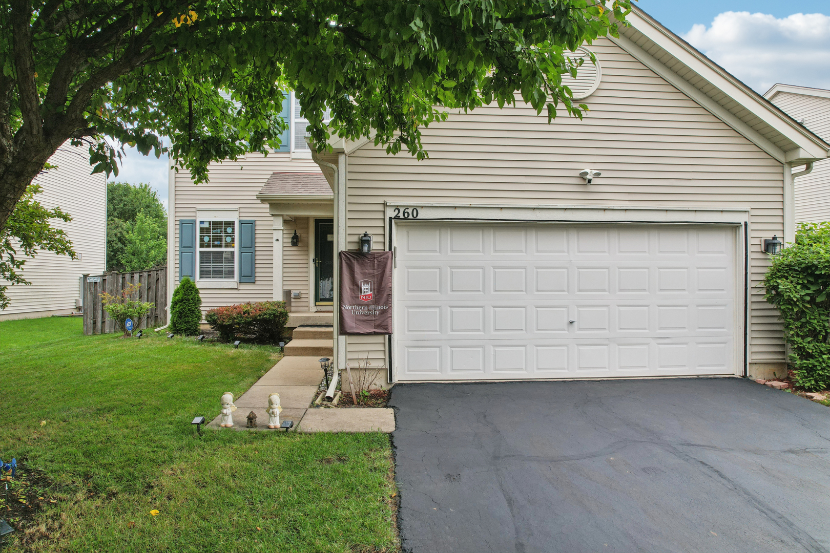 260 Breckenridge Drive, Gilberts, IL 60136