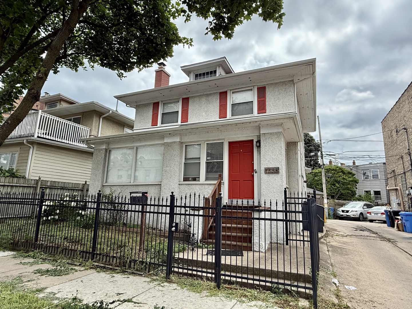 7555 N Rogers Avenue, Chicago, IL 60626