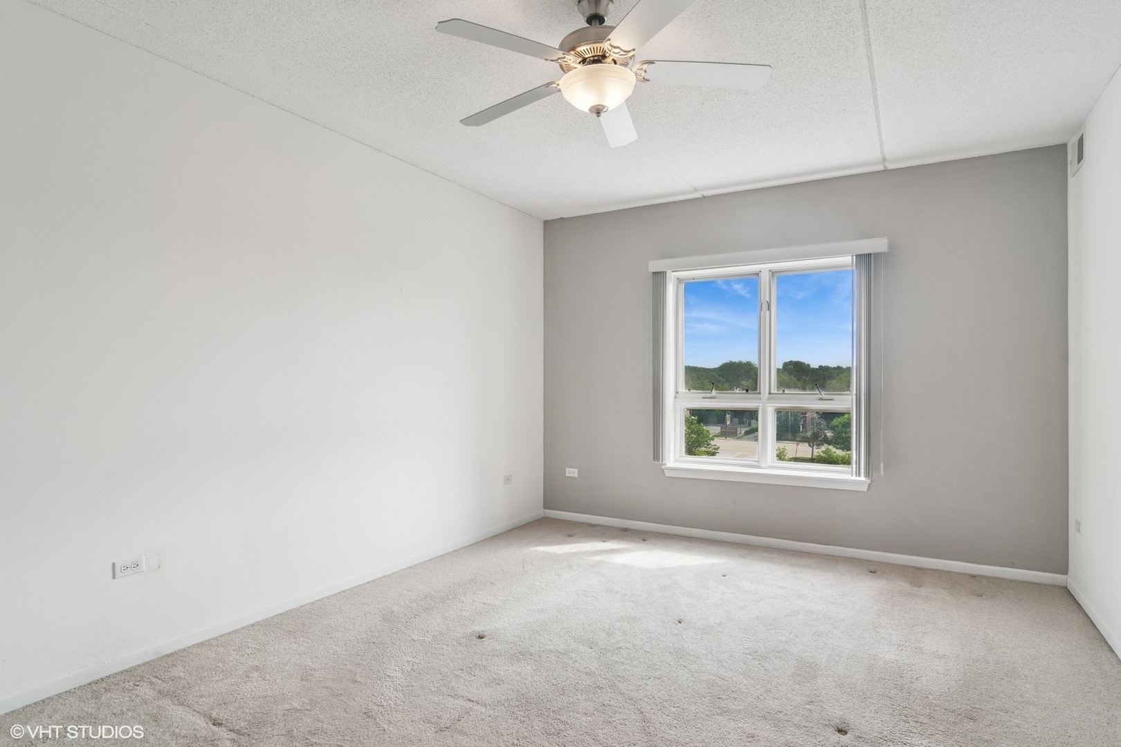 100 N Milwaukee Avenue #501, Wheeling, IL 60090