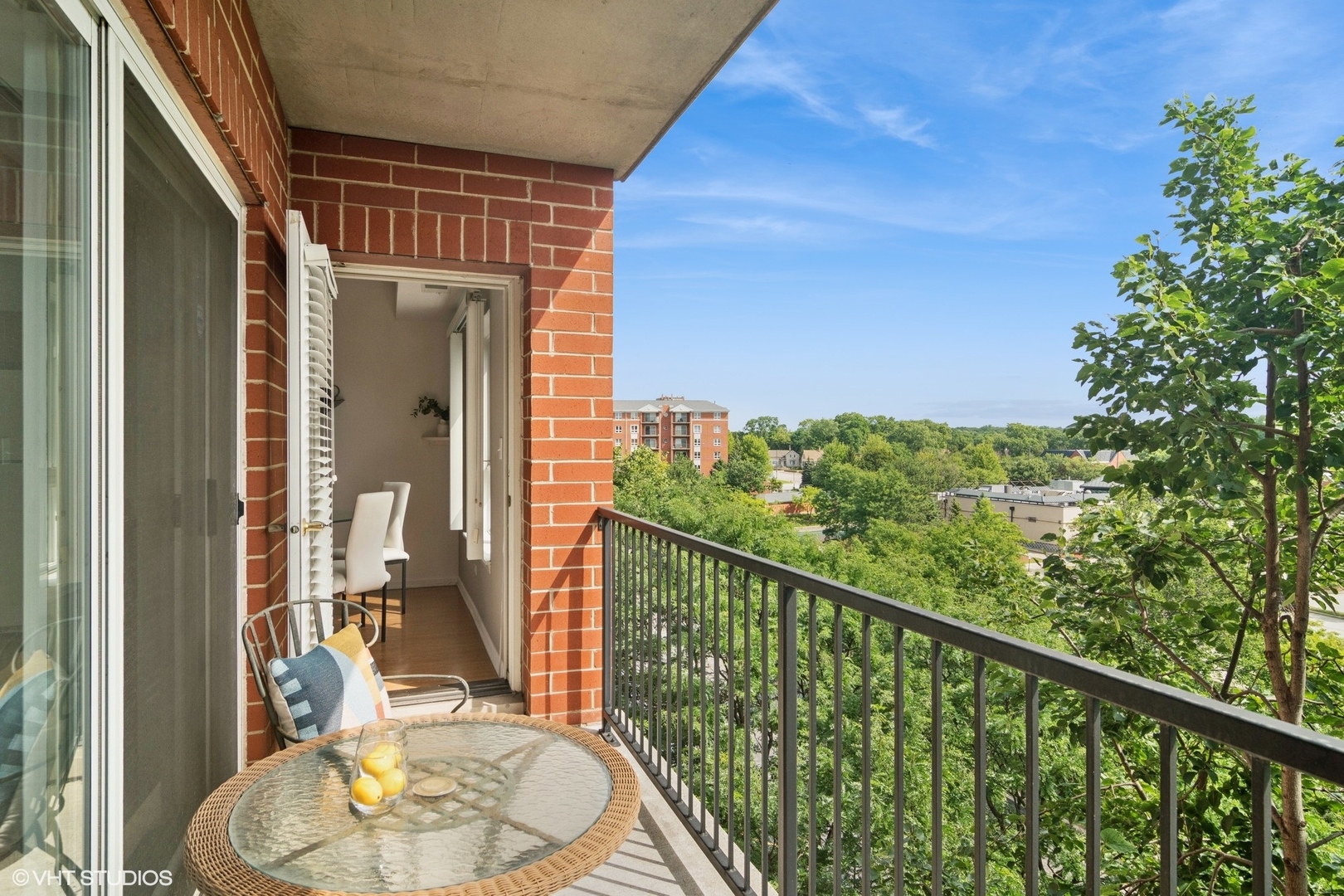 100 N Milwaukee Avenue #501, Wheeling, IL 60090