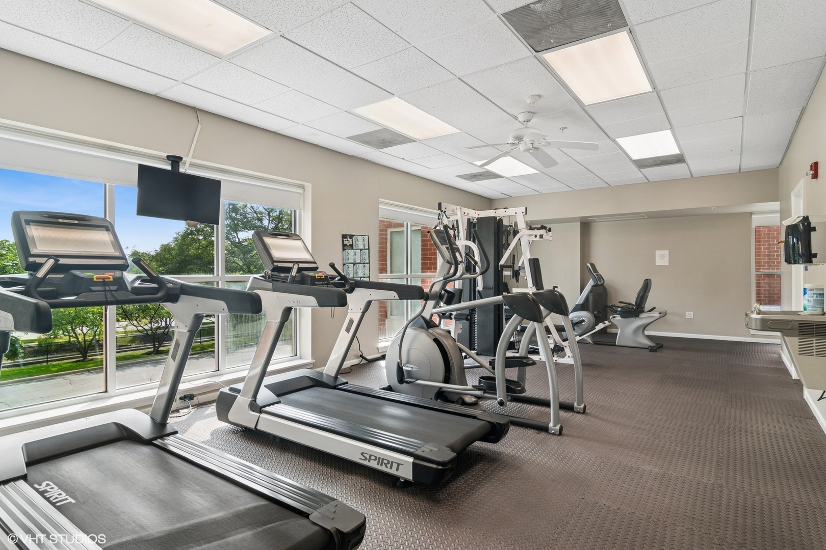 100 N Milwaukee Avenue #501, Wheeling, IL 60090