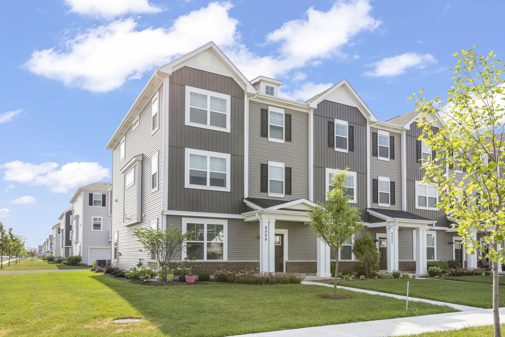4529 Chelsea Manor Circle, Aurora, IL 60504