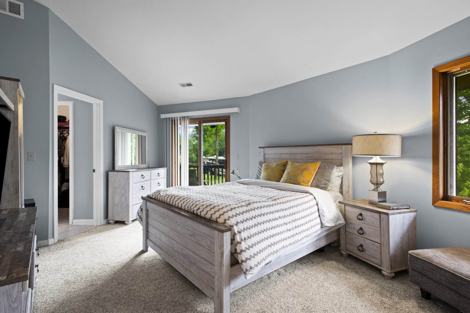 27W680 Warrenville Road, Warrenville, IL 60555
