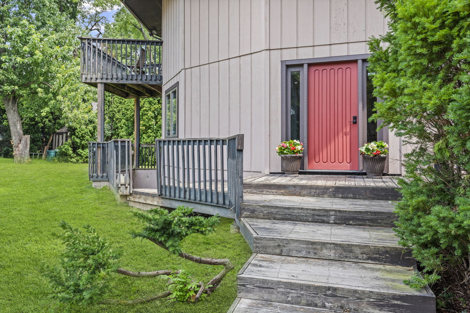 27W680 Warrenville Road, Warrenville, IL 60555
