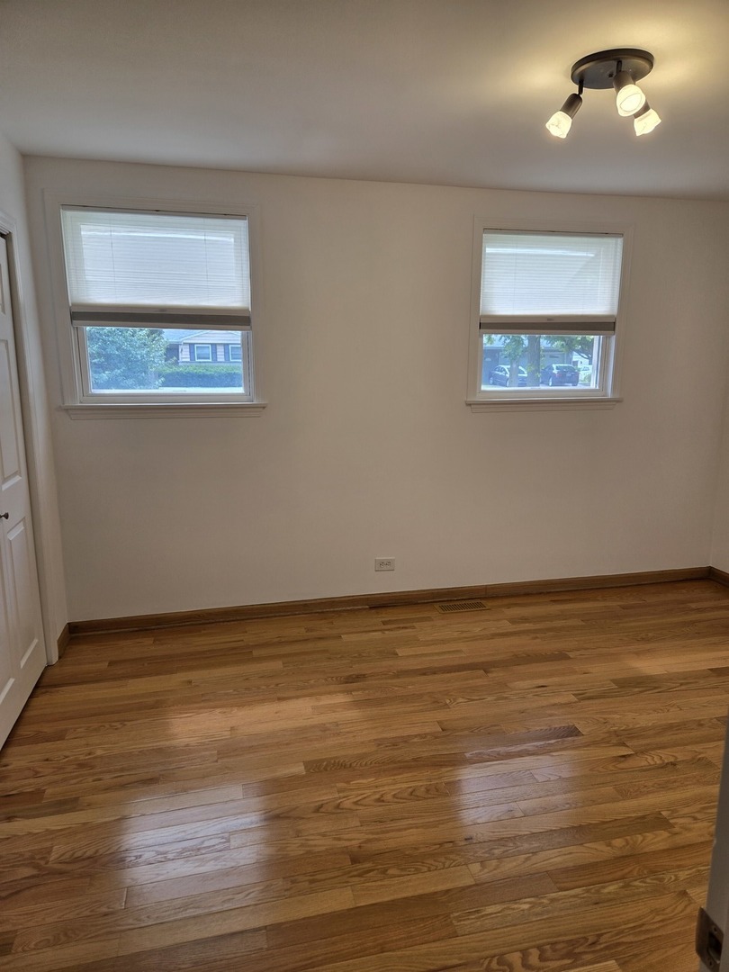 6325 Barrett Street, Downers Grove, IL 60516
