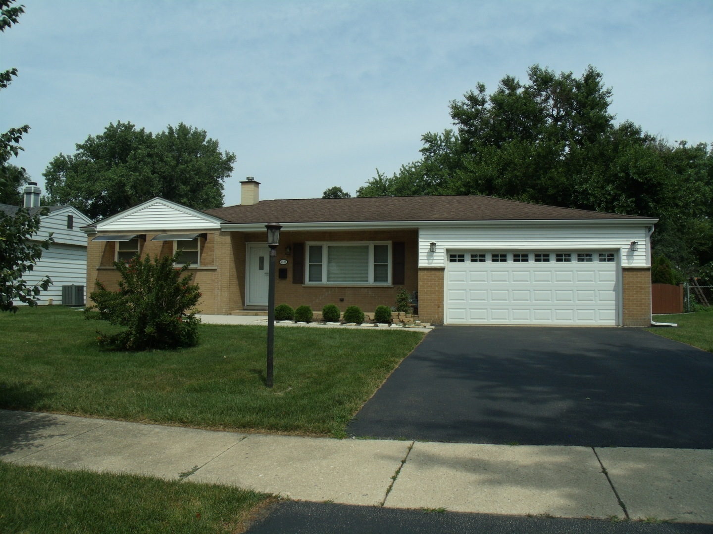 6325 Barrett Street, Downers Grove, IL 60516