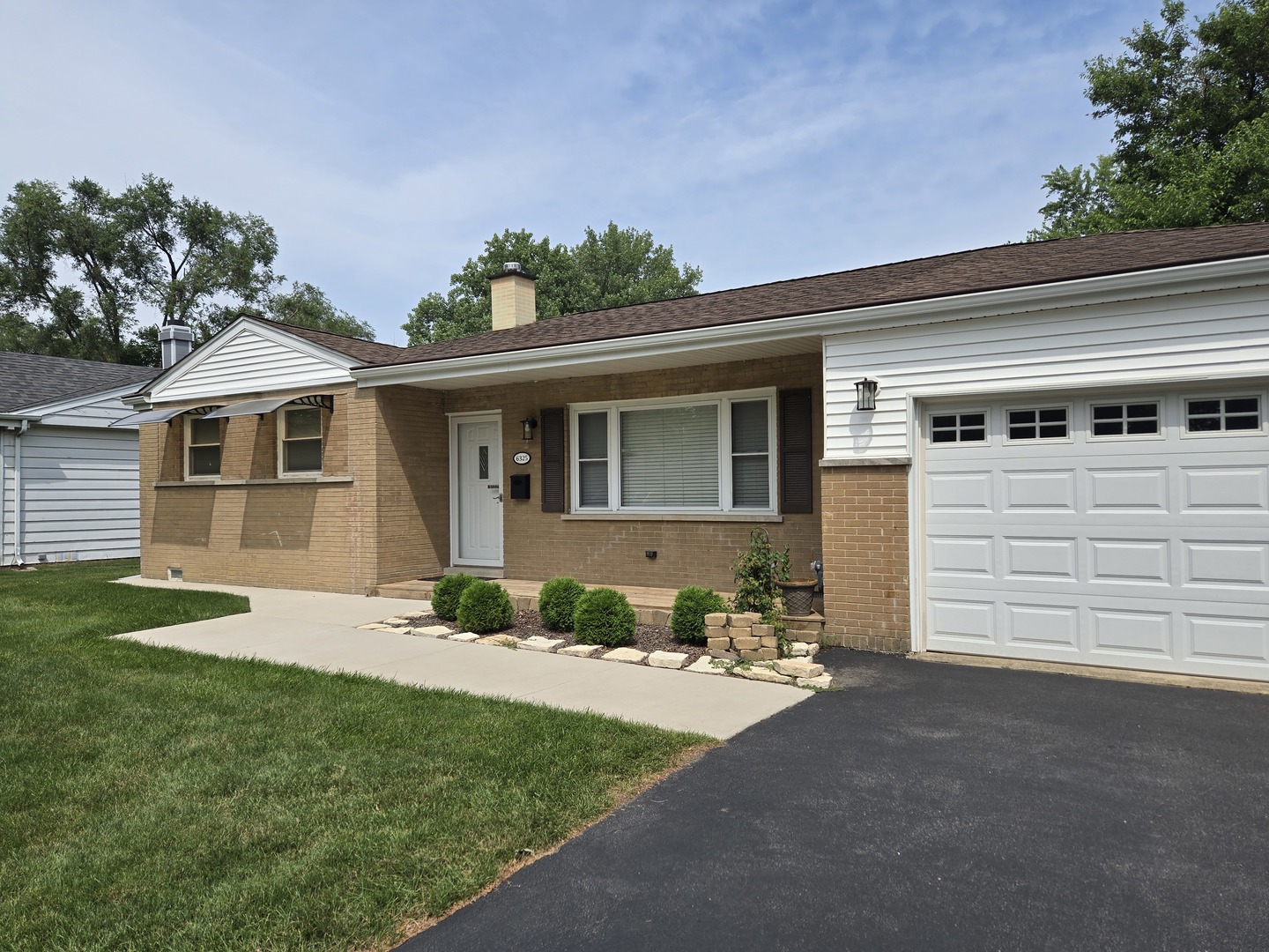 6325 Barrett Street, Downers Grove, IL 60516