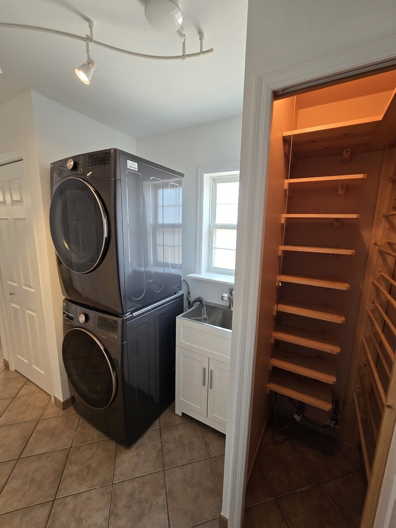 6325 Barrett Street, Downers Grove, IL 60516