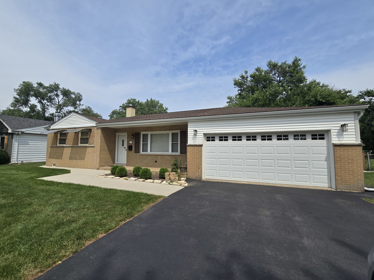 6325 Barrett Street, Downers Grove, IL 60516