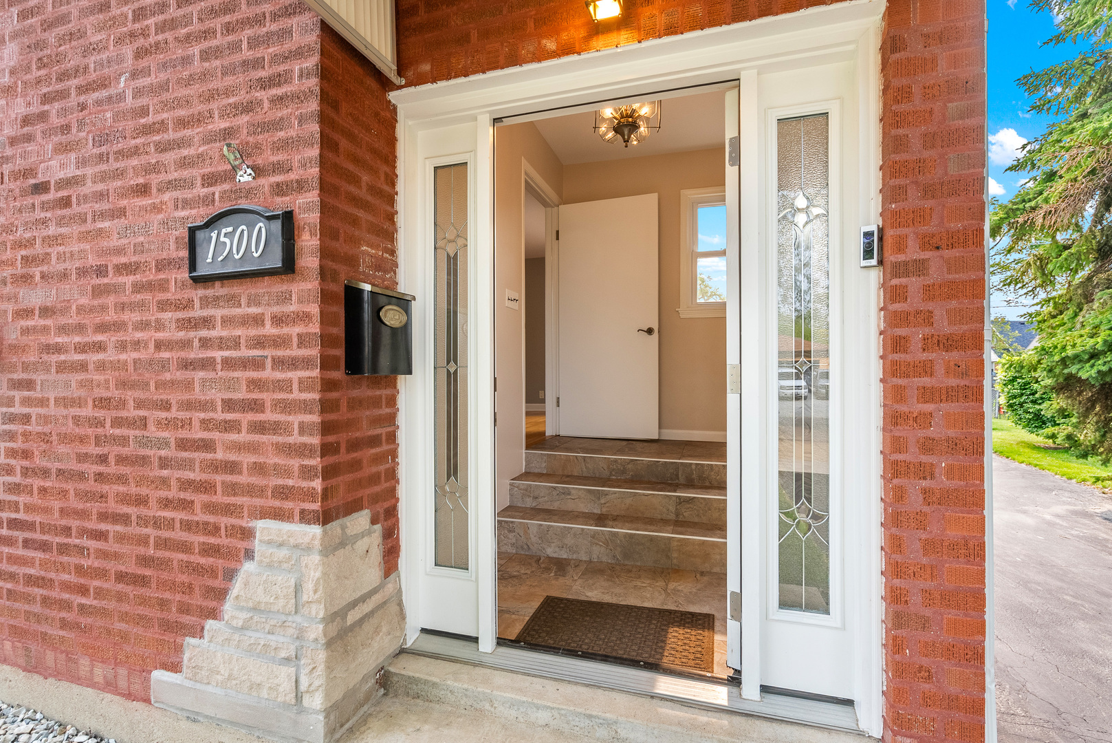 1500 Mandel Avenue, Westchester, IL 60154