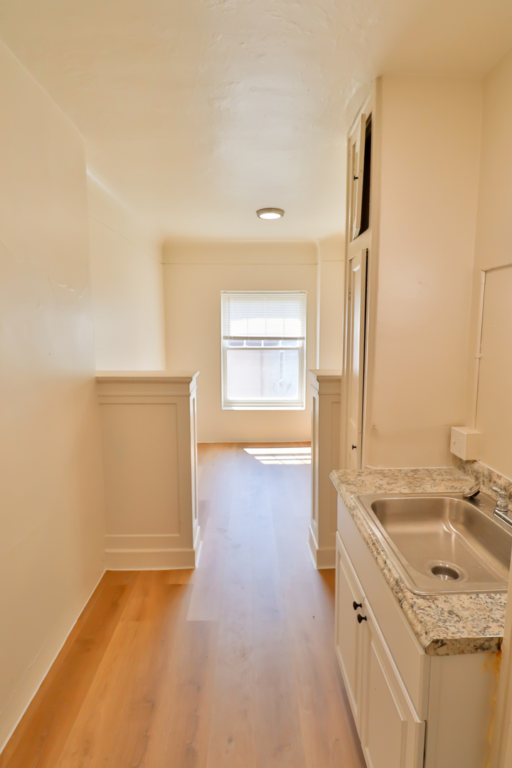 3302 Kenilworth Avenue #306, Berwyn, IL 60402