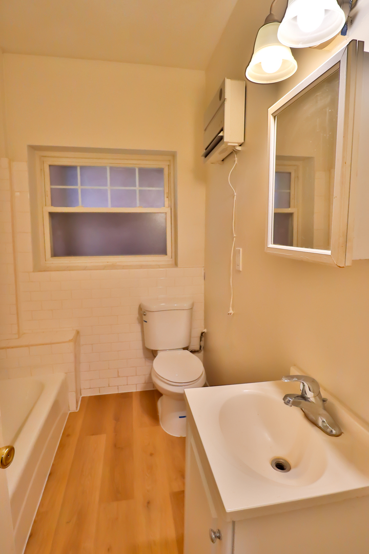 3302 Kenilworth Avenue #306, Berwyn, IL 60402