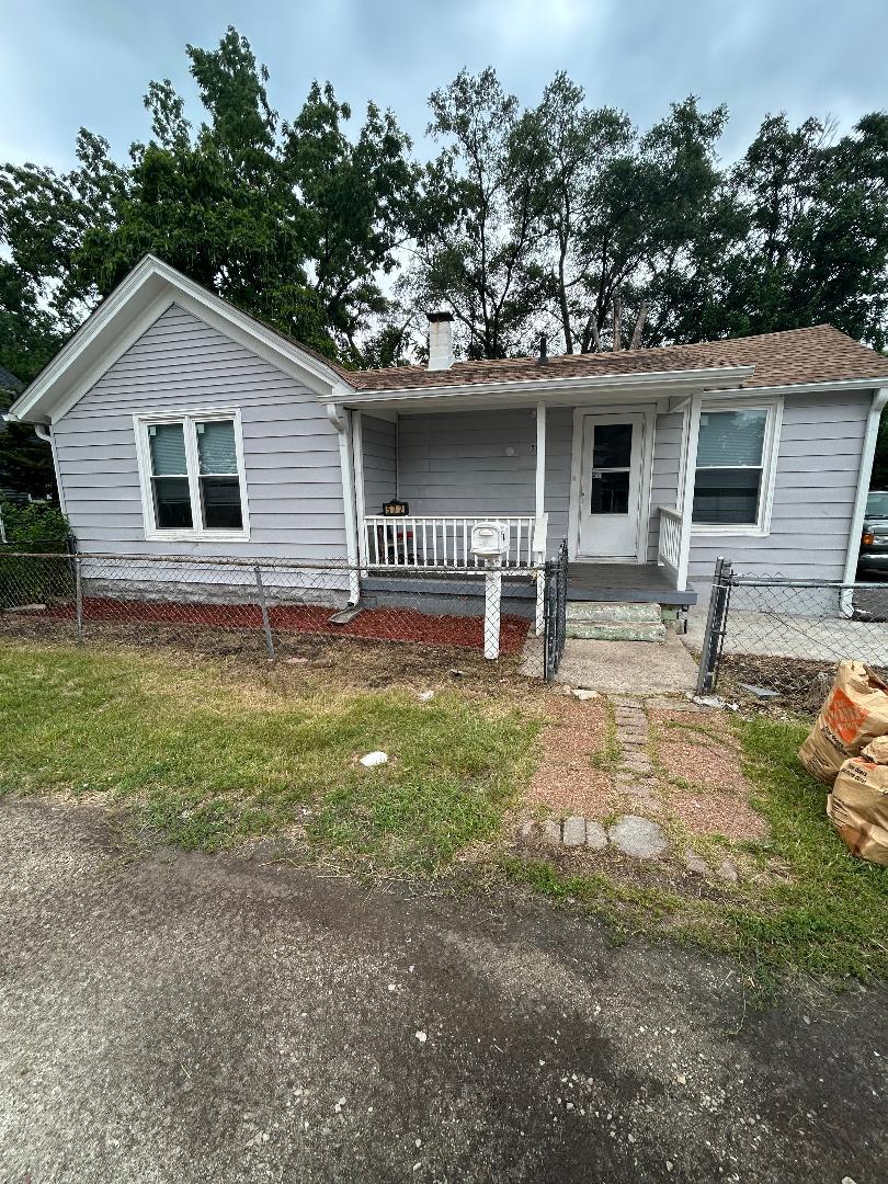 572 Middle Avenue, Aurora, IL 60506