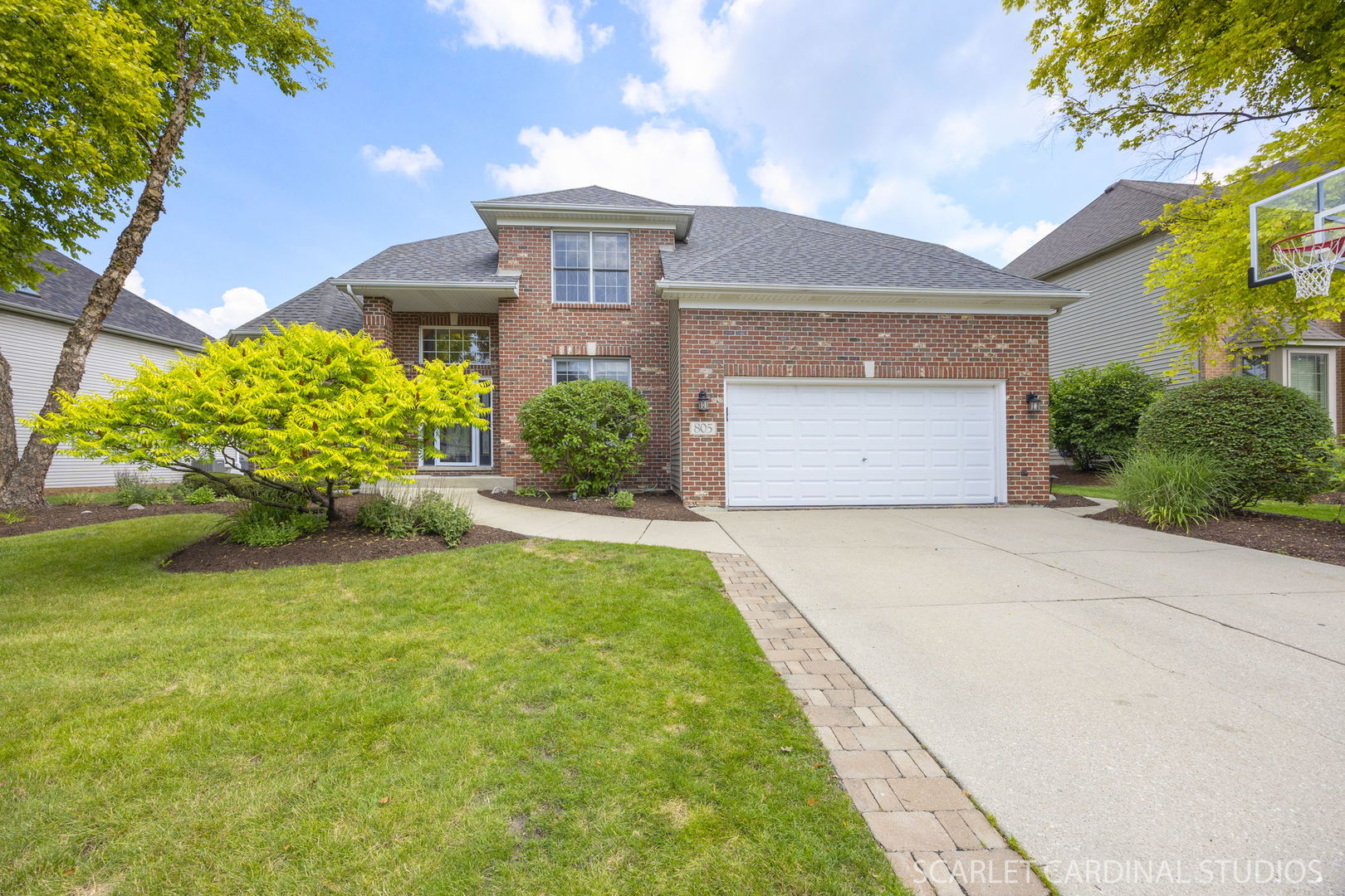 805 W Thornwood Drive, South Elgin, IL 60177