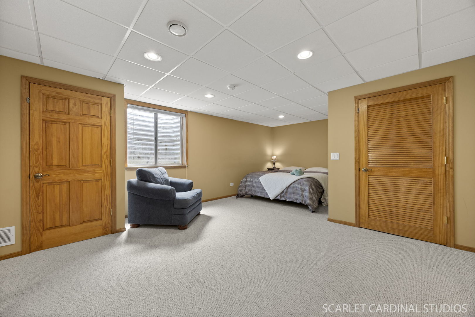 805 W Thornwood Drive, South Elgin, IL 60177