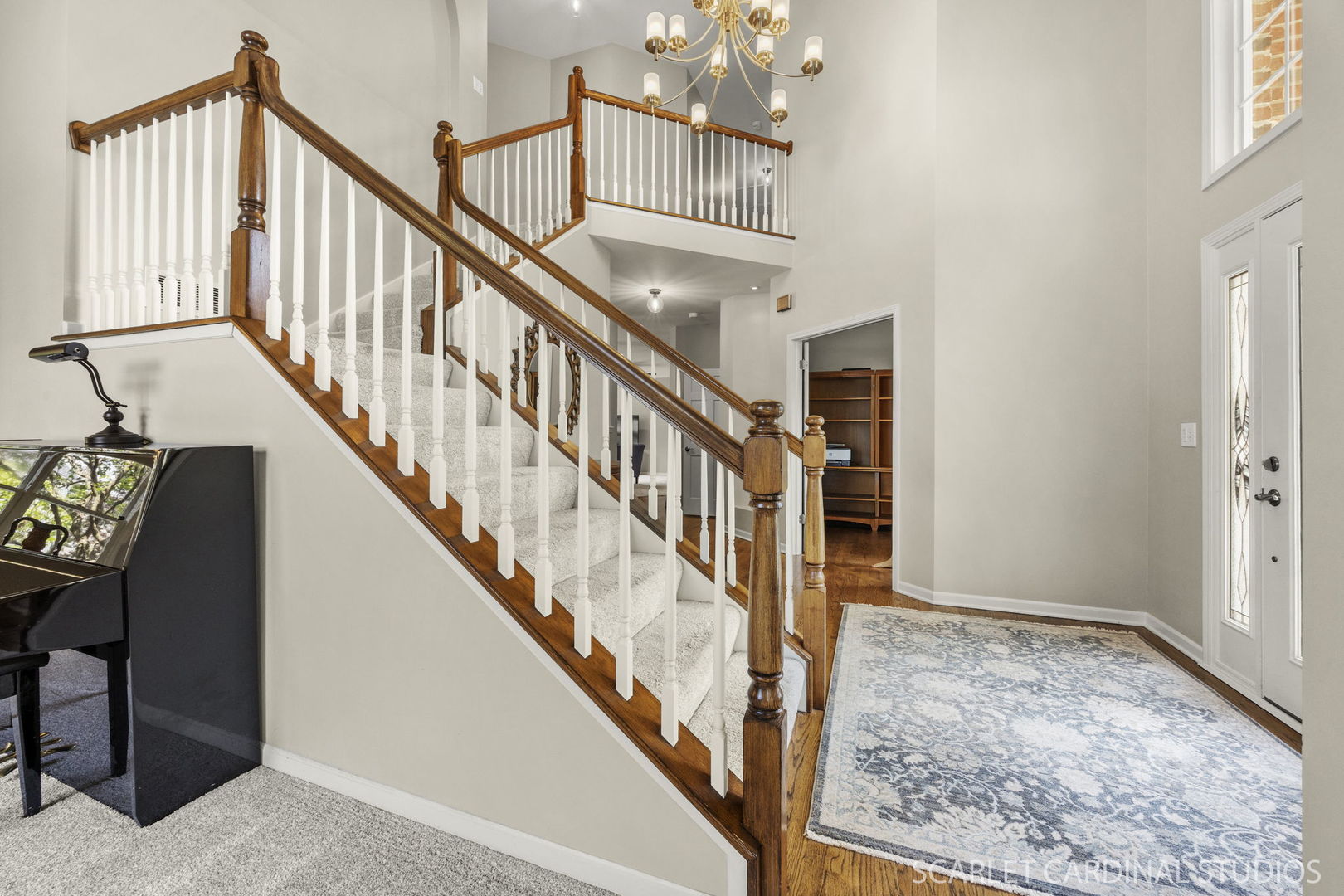 805 W Thornwood Drive, South Elgin, IL 60177