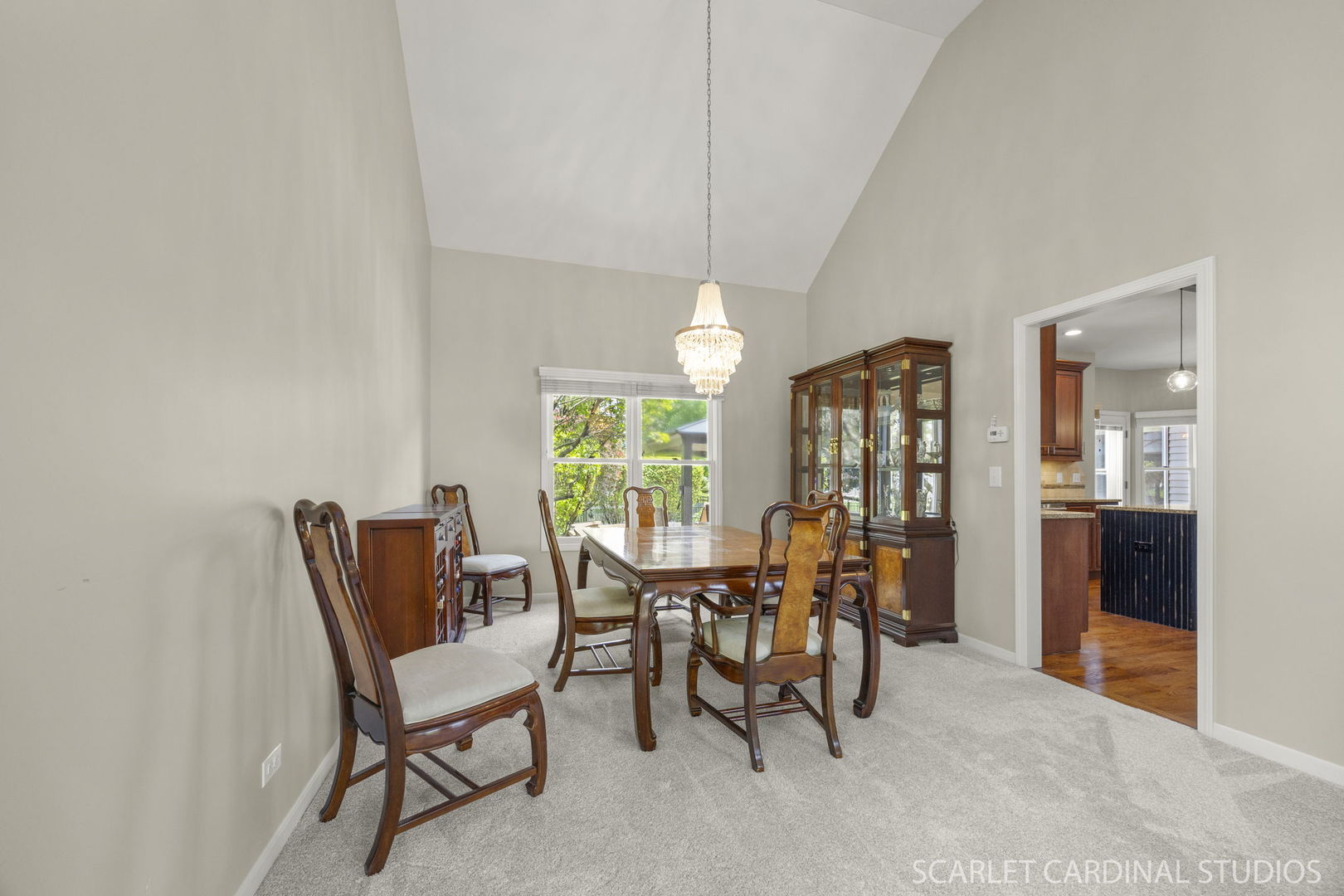 805 W Thornwood Drive, South Elgin, IL 60177