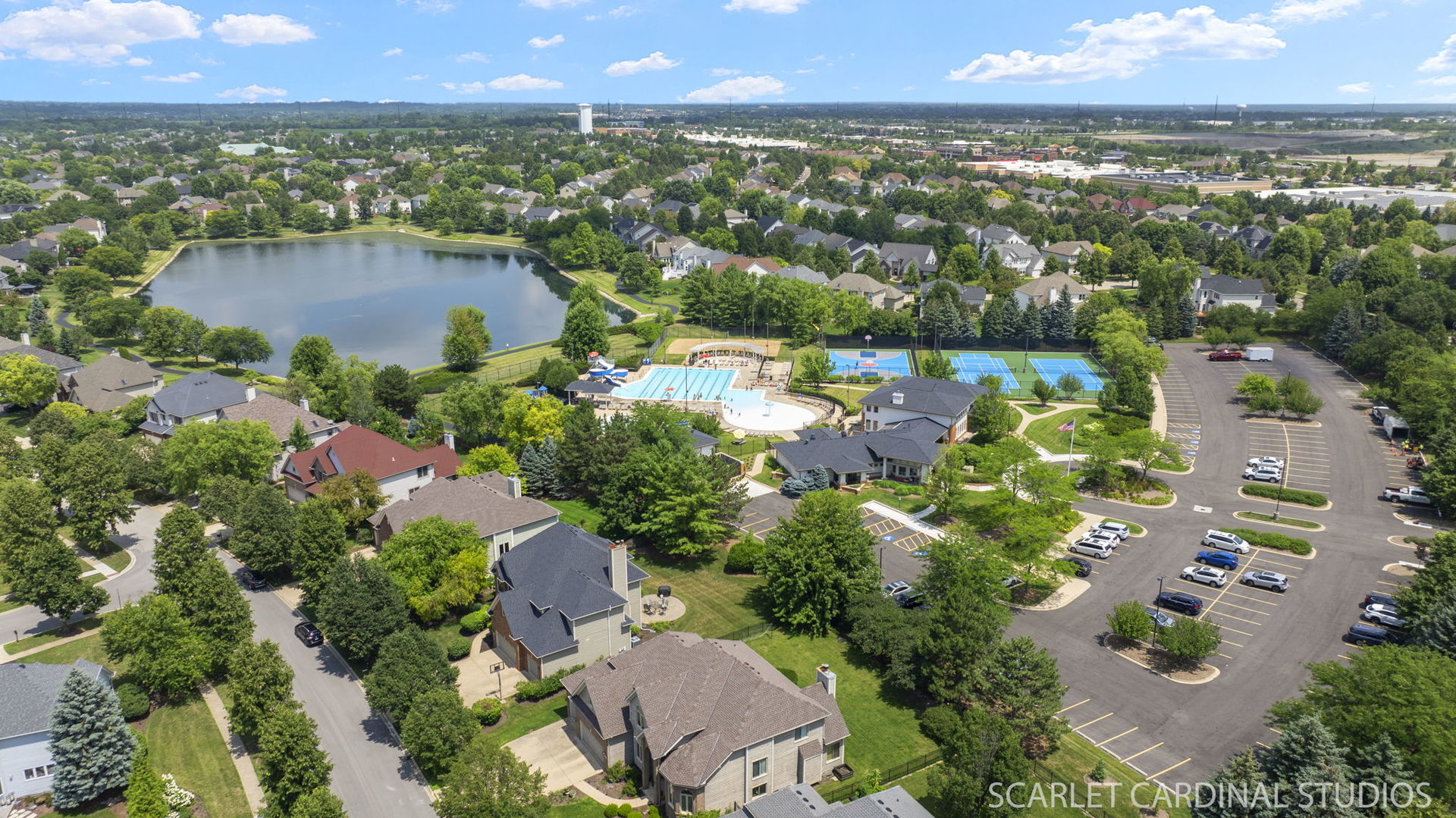 805 W Thornwood Drive, South Elgin, IL 60177