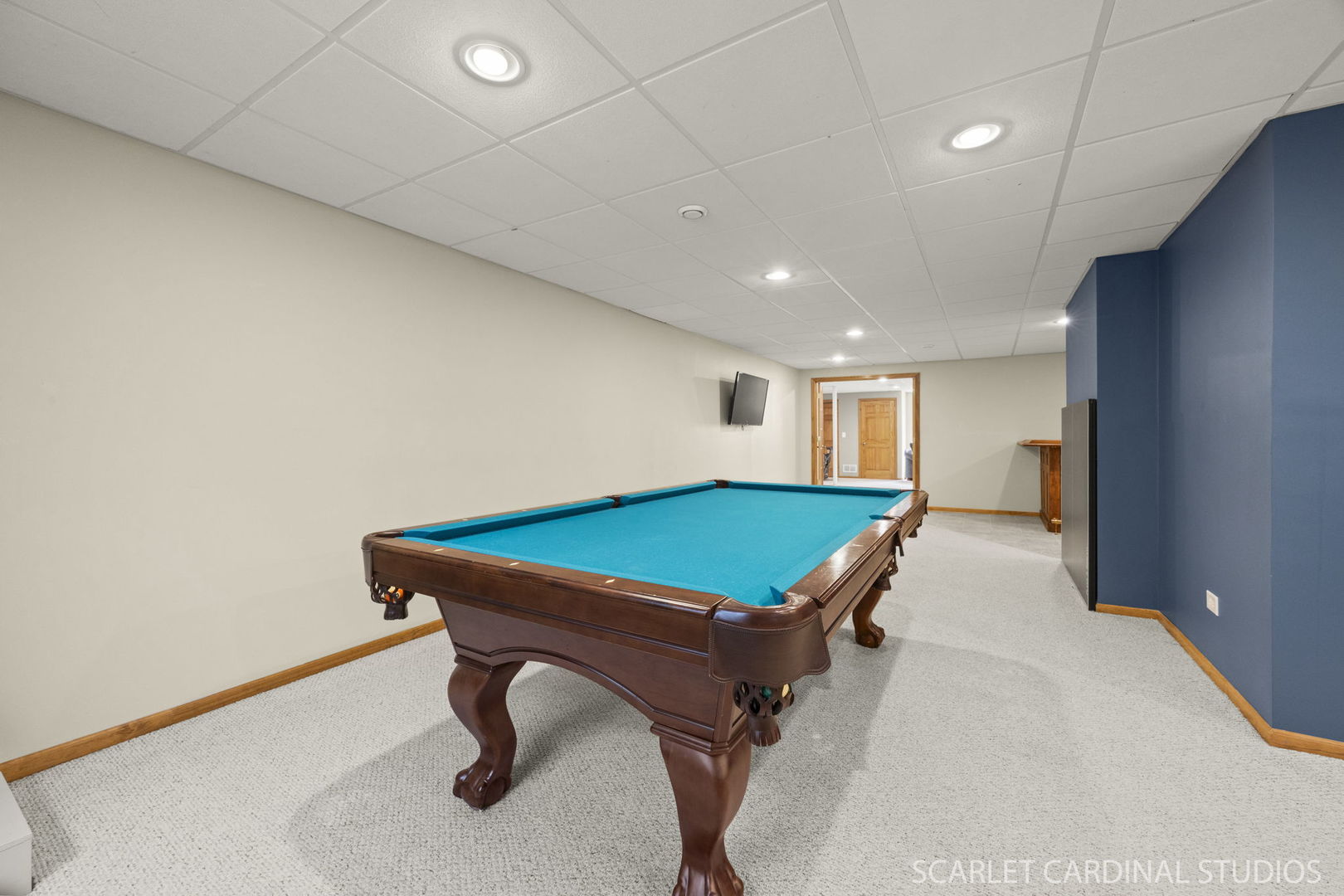 805 W Thornwood Drive, South Elgin, IL 60177