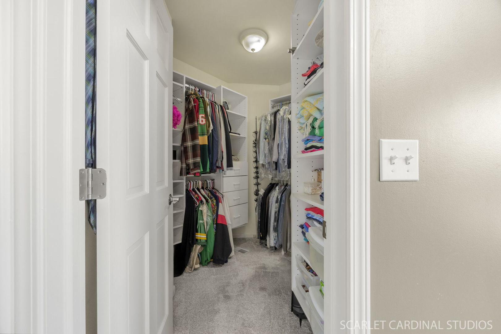 805 W Thornwood Drive, South Elgin, IL 60177