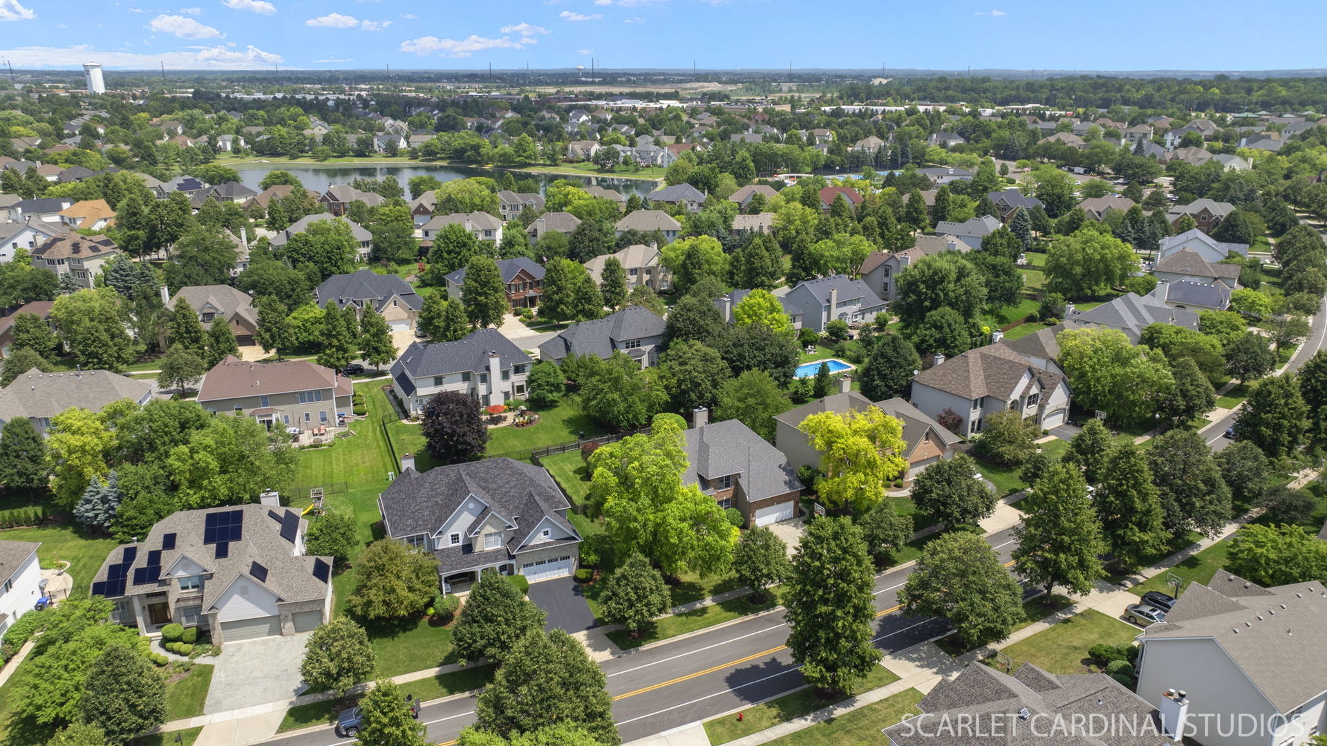 805 W Thornwood Drive, South Elgin, IL 60177