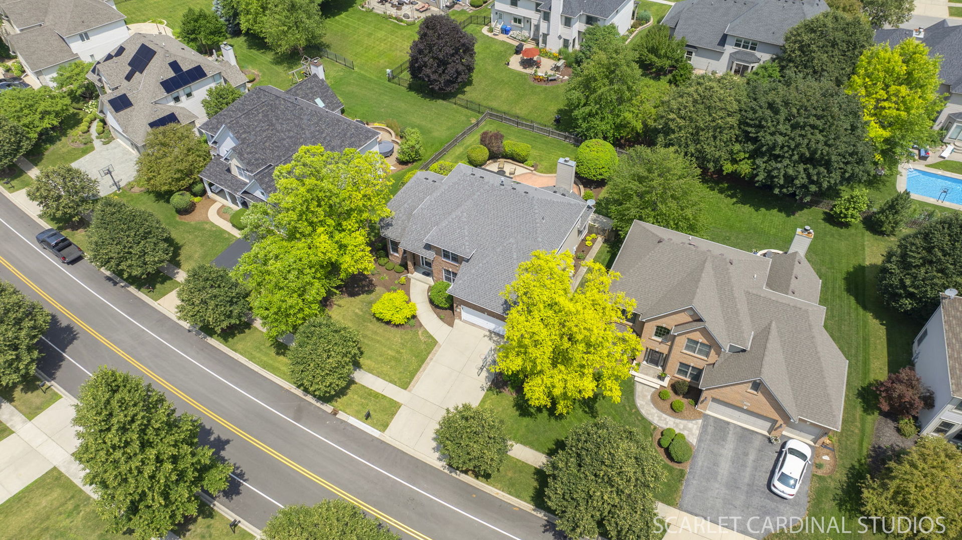 805 W Thornwood Drive, South Elgin, IL 60177