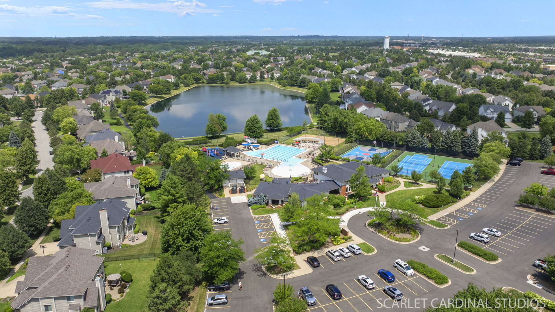 805 W Thornwood Drive, South Elgin, IL 60177