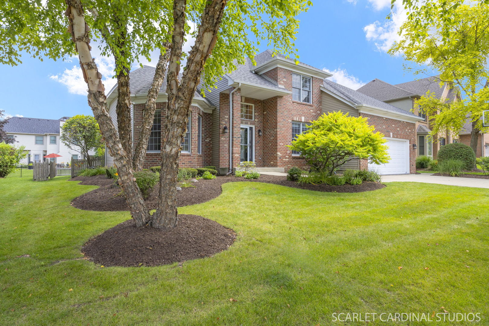 805 W Thornwood Drive, South Elgin, IL 60177