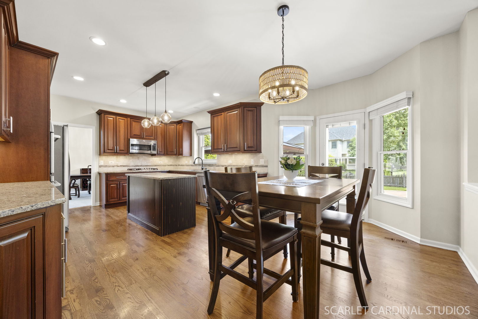 805 W Thornwood Drive, South Elgin, IL 60177