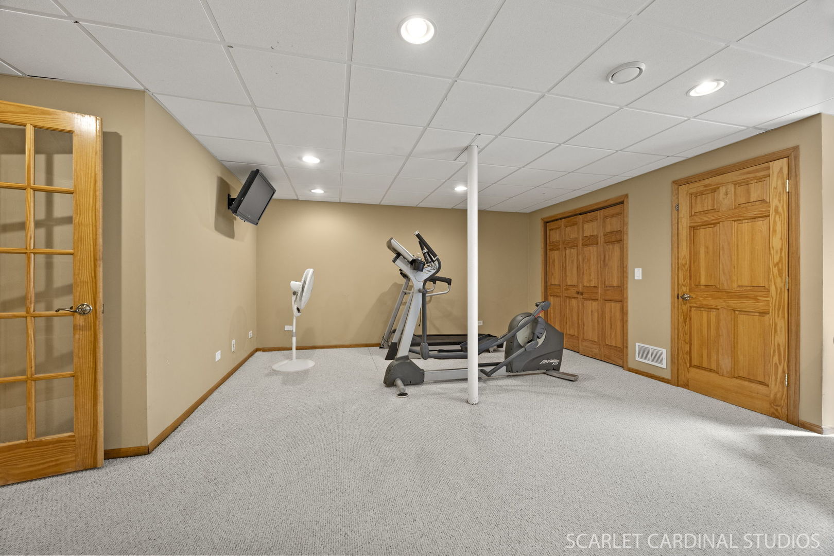 805 W Thornwood Drive, South Elgin, IL 60177
