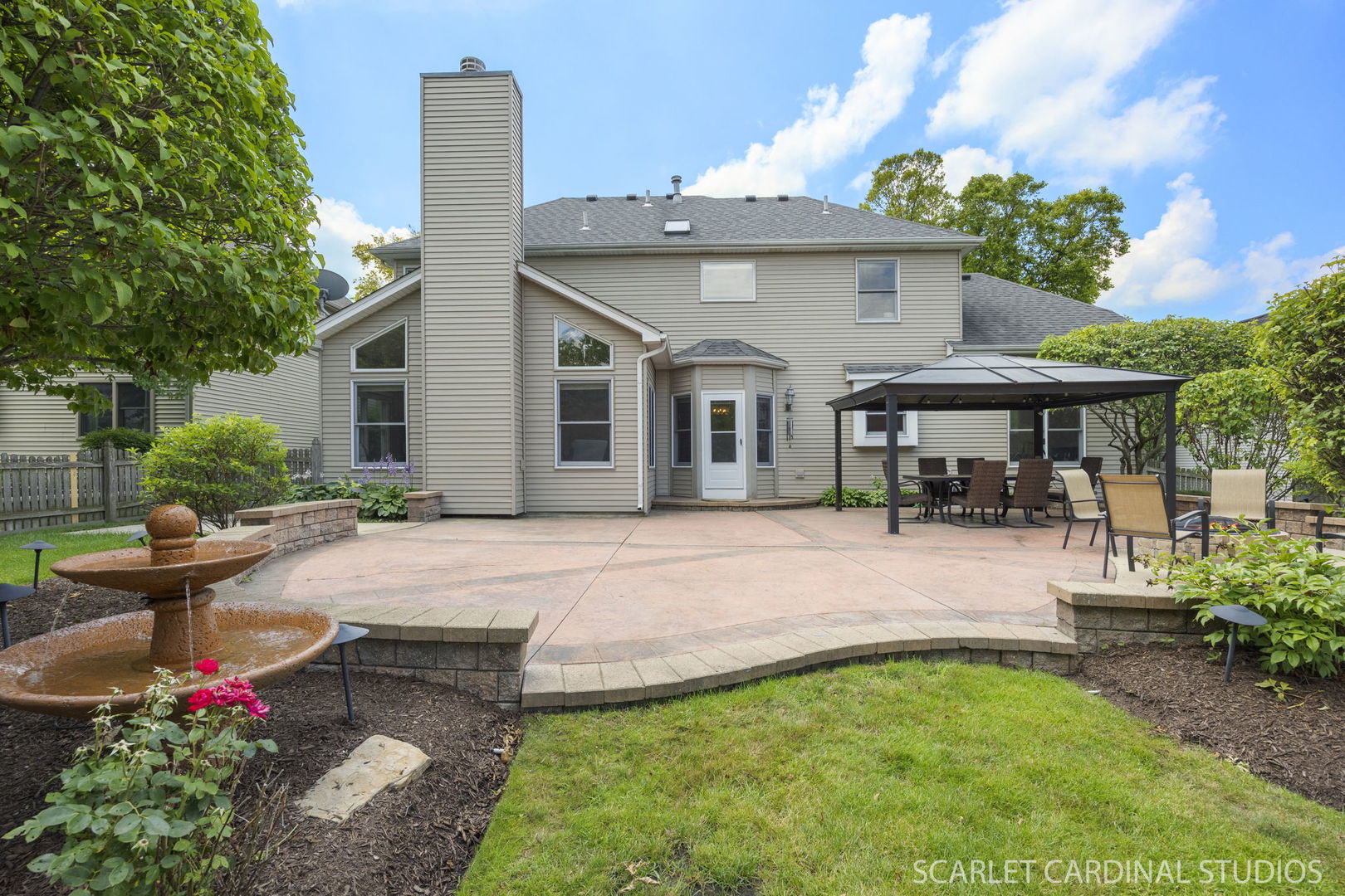 805 W Thornwood Drive, South Elgin, IL 60177