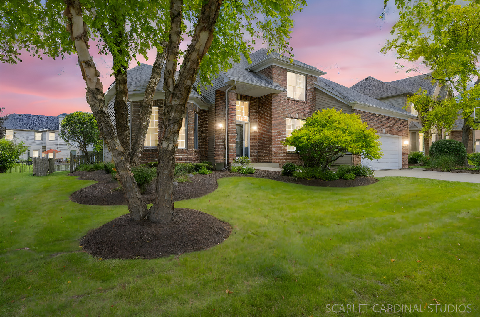805 W Thornwood Drive, South Elgin, IL 60177
