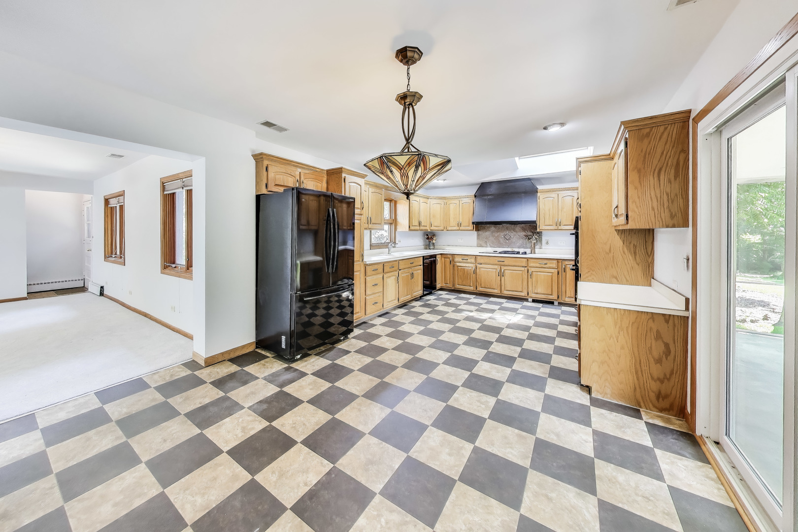 107 Brookside Court, Libertyville, IL 60048