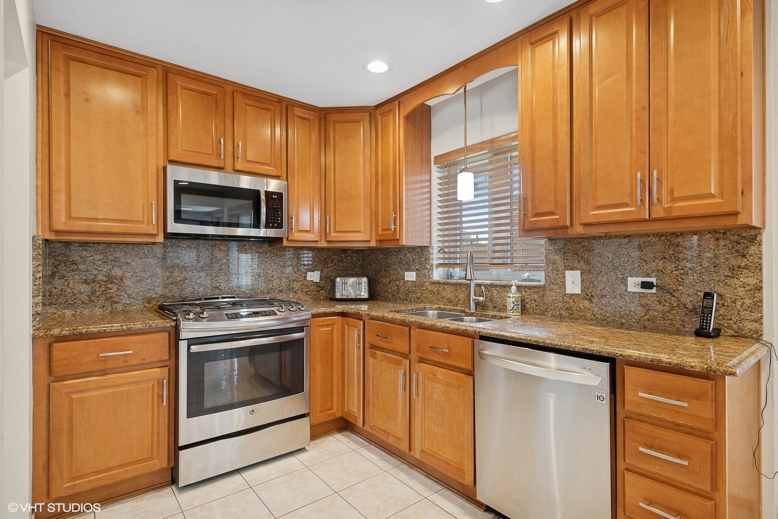 7311 W Berwyn Avenue, Chicago, IL 60656