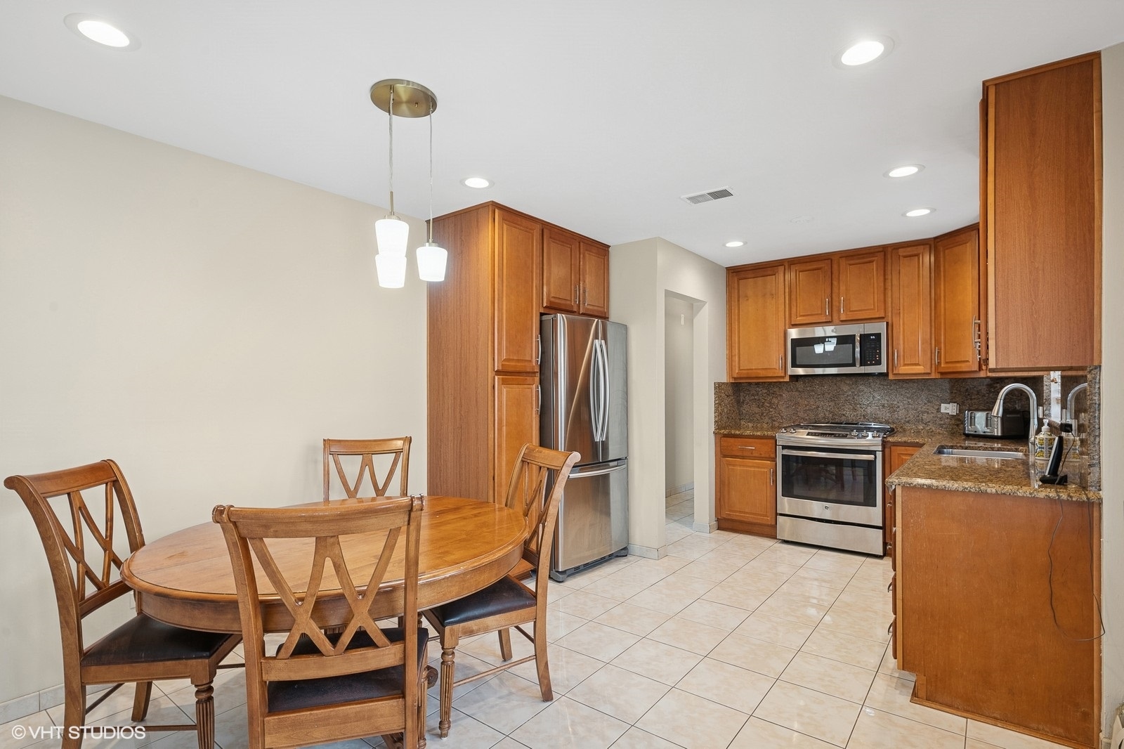 7311 W Berwyn Avenue, Chicago, IL 60656