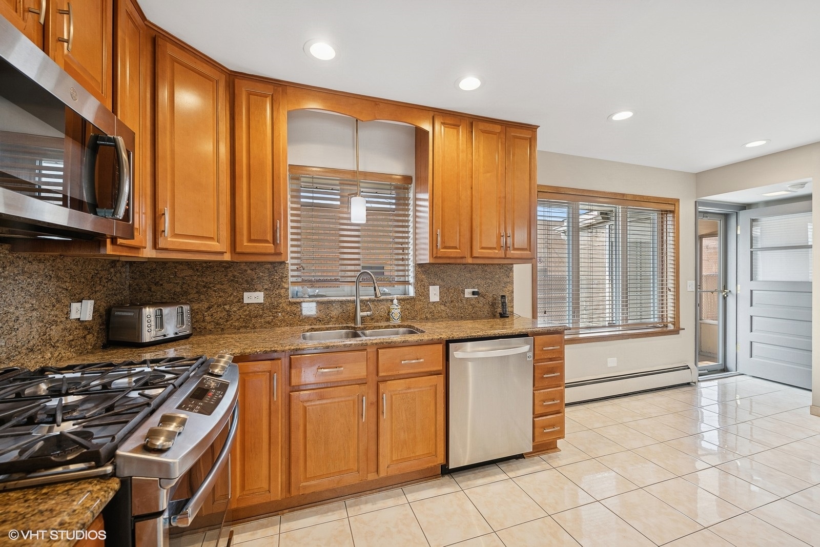 7311 W Berwyn Avenue, Chicago, IL 60656