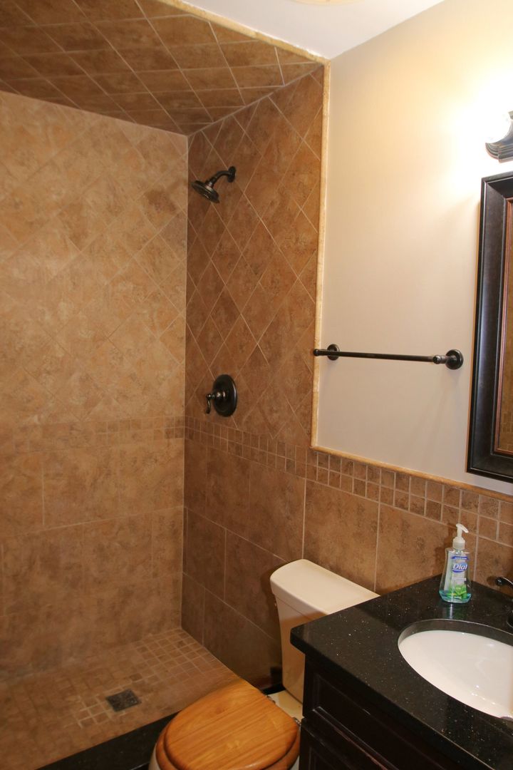 56 Vail Colony #5, Fox Lake, IL 60020