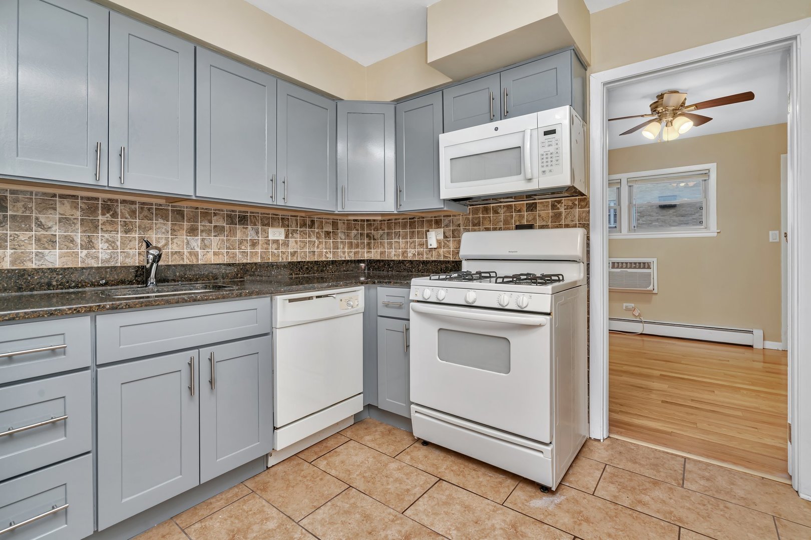 105 E Grove Street #05, Lombard, IL 60148