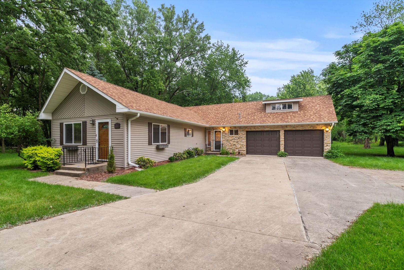 741 N School Street, Braidwood, IL 60408
