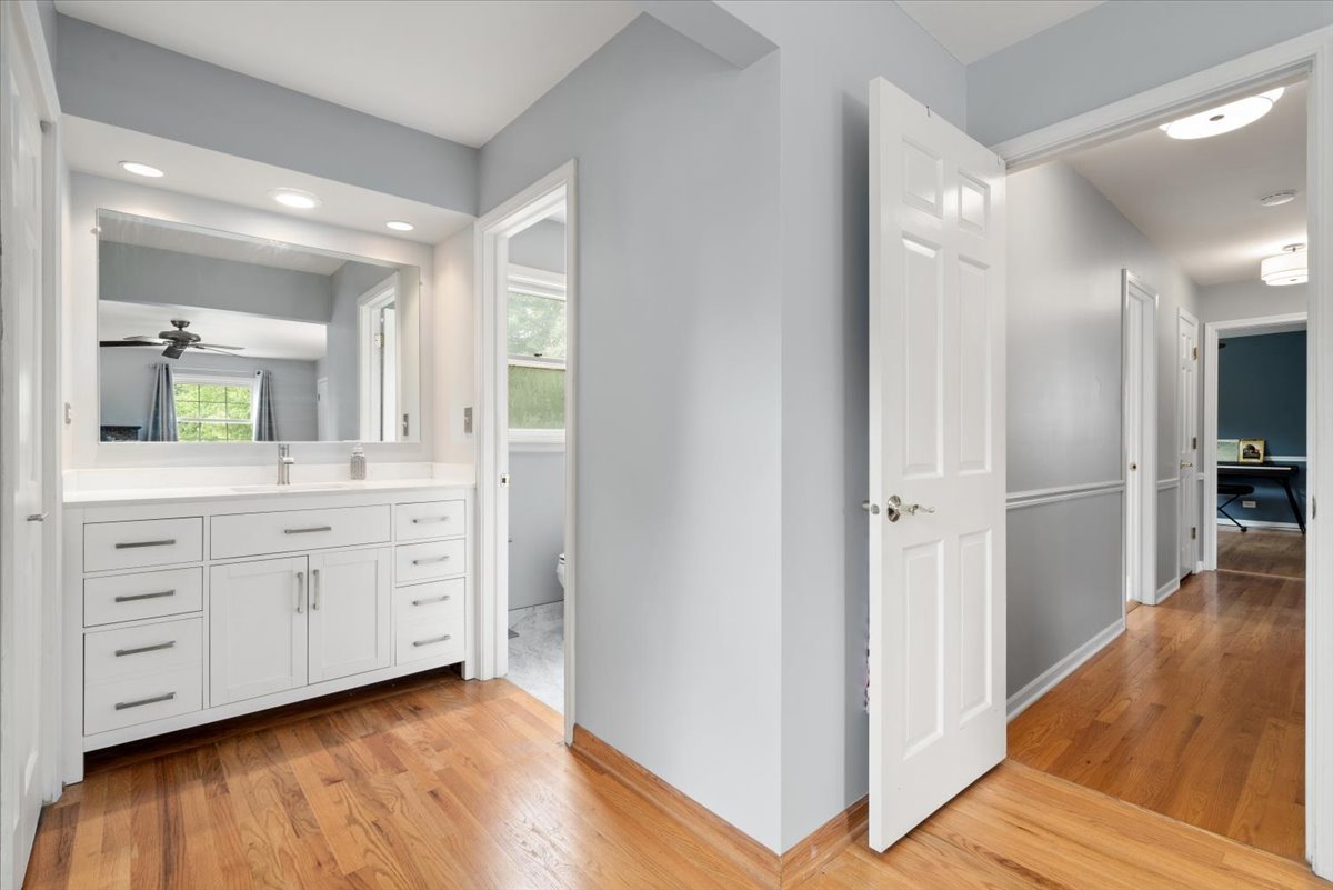 1544 Orth Court, Wheaton, IL 60189