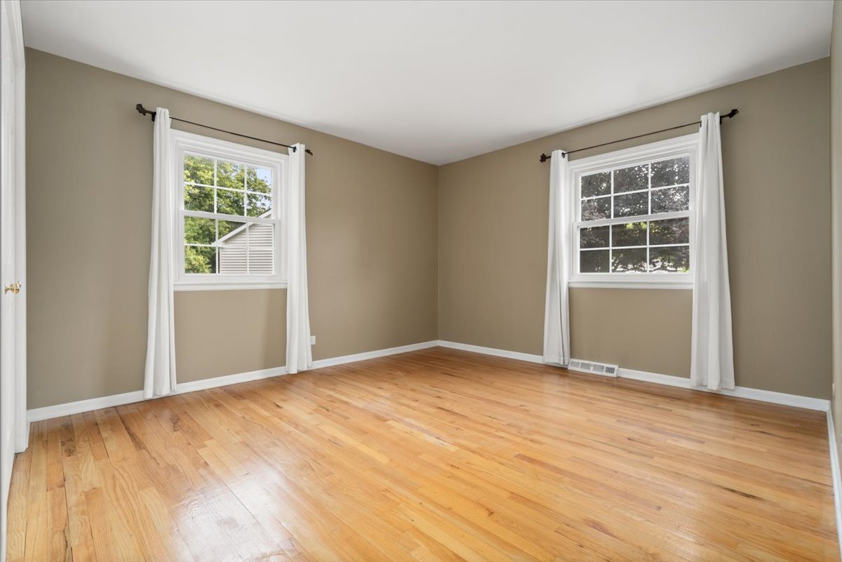 1544 Orth Court, Wheaton, IL 60189