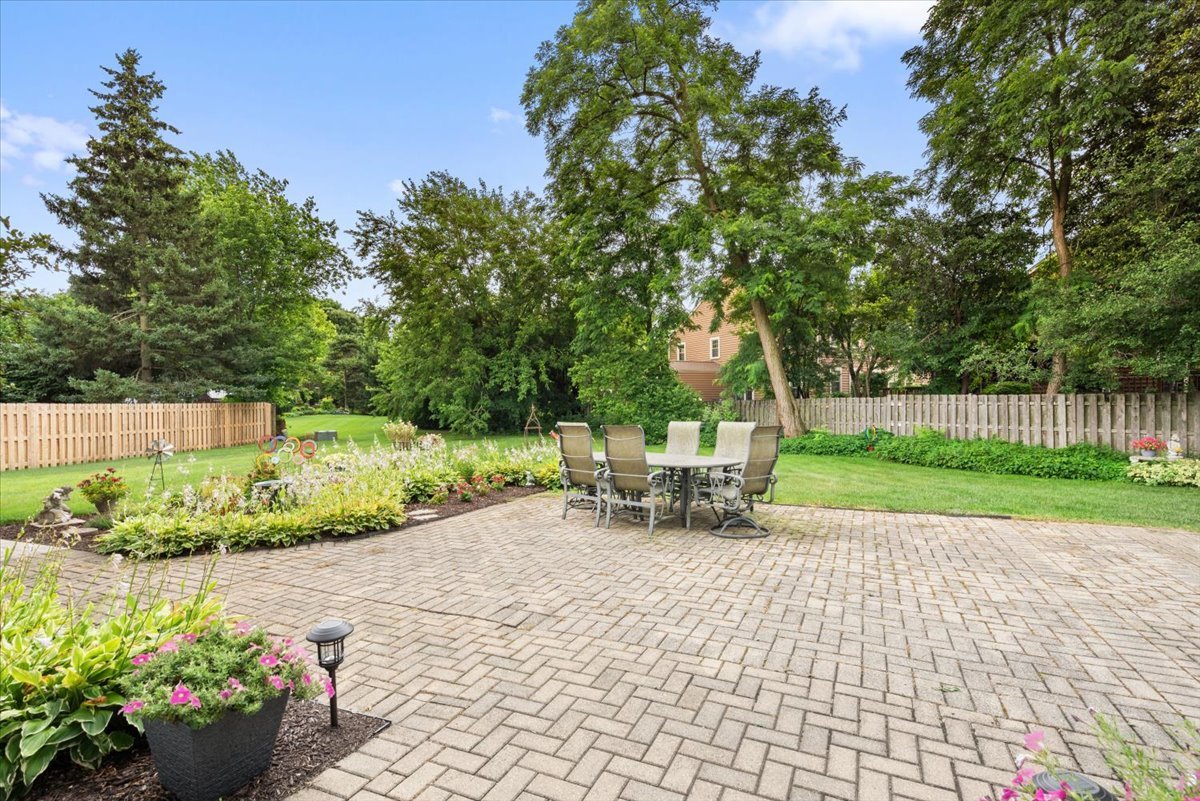 1544 Orth Court, Wheaton, IL 60189