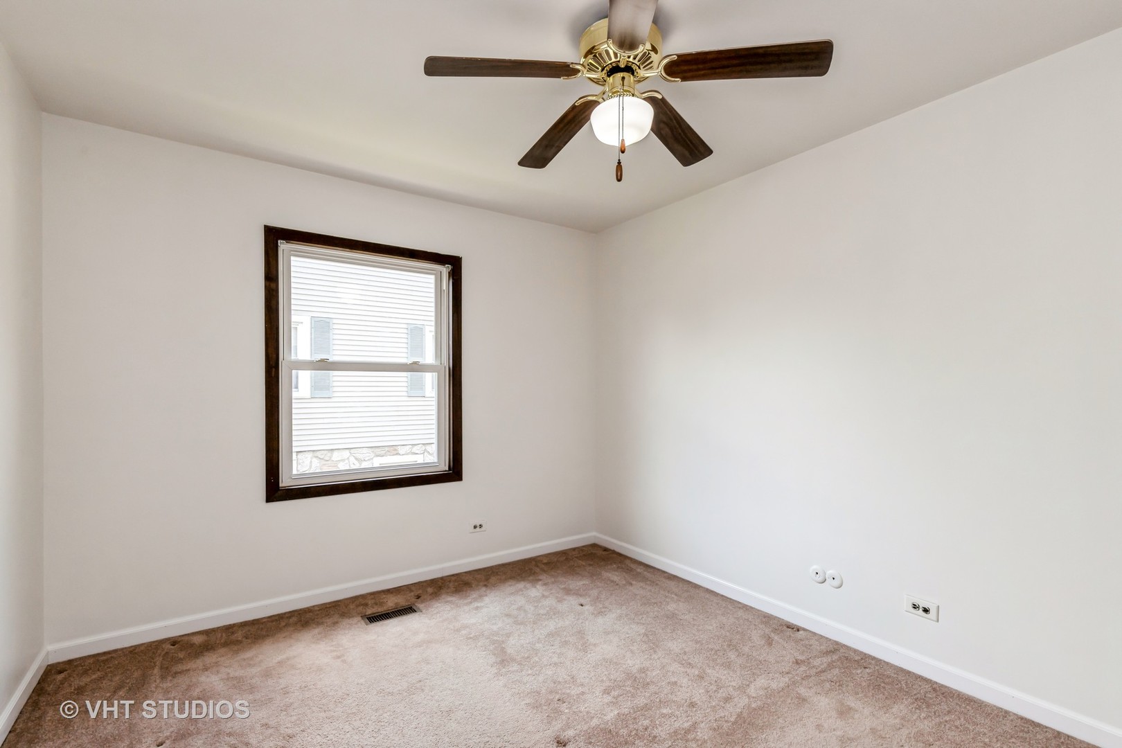 315 Meadow Court, Vernon Hills, IL 60061