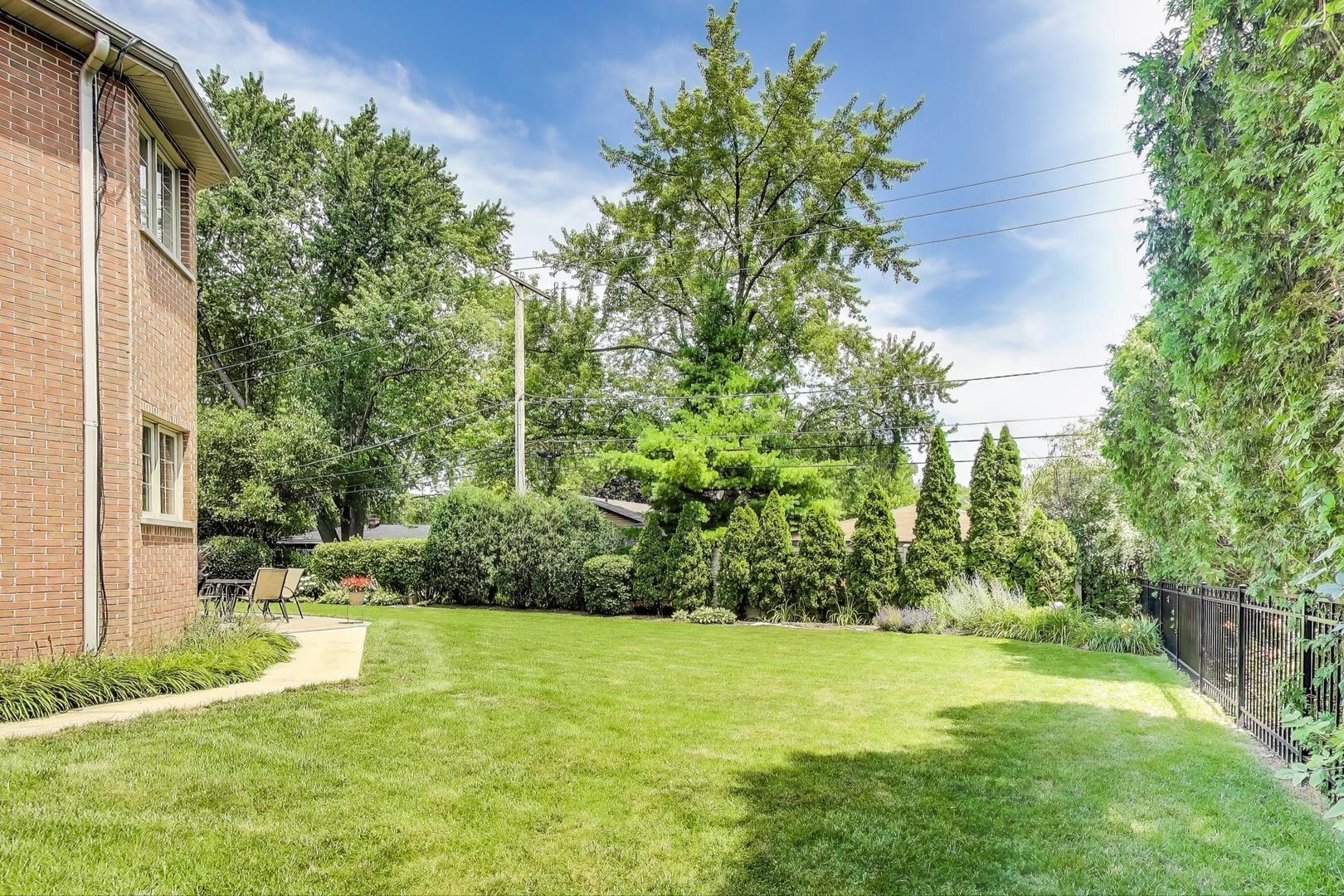 913 S DRYDEN Place, Arlington Heights, IL 60005