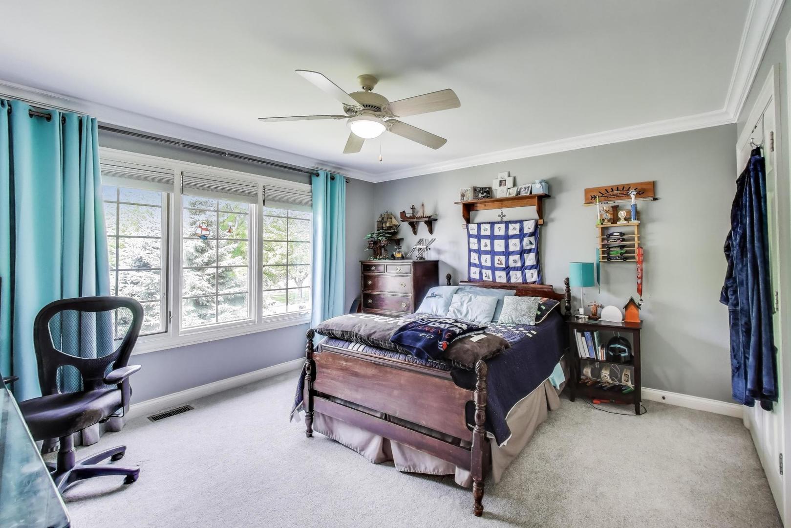 913 S DRYDEN Place, Arlington Heights, IL 60005